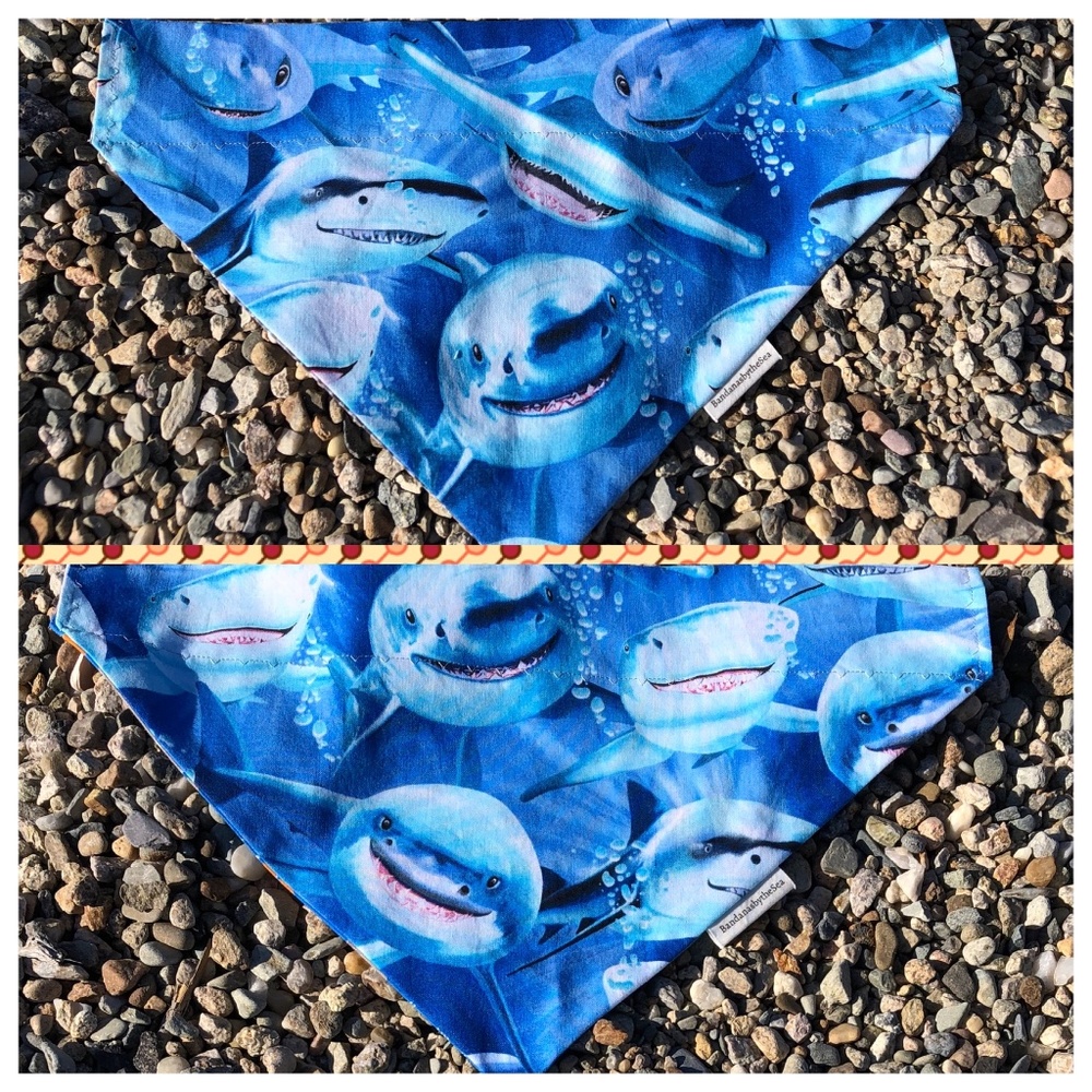 Hand Craft🧵🐶🦈 NWOT Pair of Shark Dog Bandanas Size XL Over Collar Style🦈🐶🧵